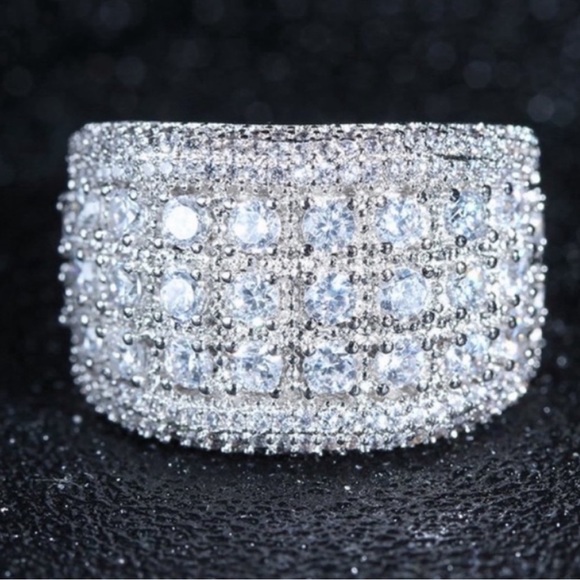 NEW WIDE 925 STERLING SILVER DIAMOND RING, CUTE RING, SHINY RING. - Picture 4 of 7